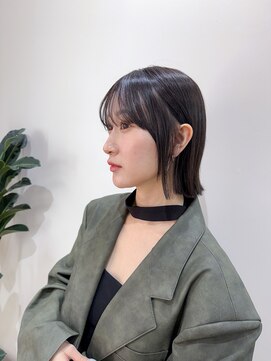 アマテラスゼロ 新宿(AMATELAS zero) 艶と透け感が引き立つ、大人ナチュラルな暗髪ボブ/新宿