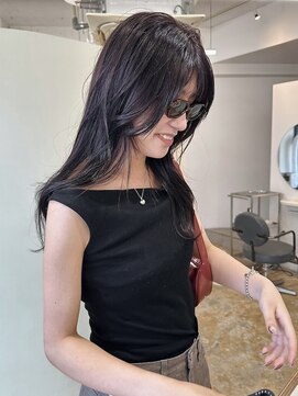 ユー(yew) ロングレイヤー/顔周りレイヤー/顔周りカット/透明感カラー