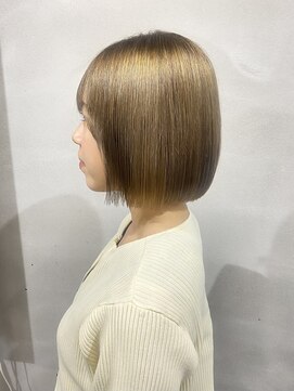 イロハ(IROHA) ミニボブ×ミルクティーベージュ