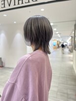 ビーハイブアヴェダ PARCO2店(BEHIVE AVEDA)&nbsp;シルバー×中性ウルフ【三橋由奈】