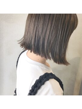 ミント(mint) 赤み除去！グレージュ×切りっぱなしボブ