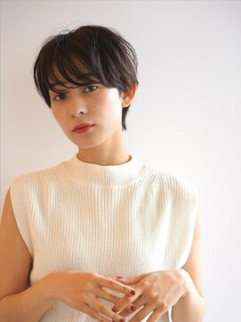 コノ(cono) 柔らかいハンサムショート