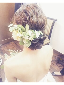 ブラウ ネイル パーティー(Blau Nail Party) シンプル大人めシニオン