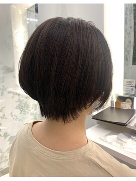 パシフィックダズールバトン(Pacific Dazzle baton) シンプルショートボブ