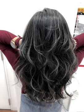 エヌプラス(N+) 黒髪グラデヘアーオリーブグレー小顔に見せるヘアココアベージュ