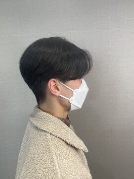 リリ(Liri material care salon by JAPAN) 刈り上げセンターパートマッシュ