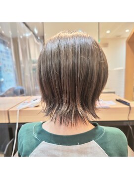 ゼル 熊谷(ZELE) 外はねショートボブ