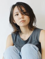 スリーヌーン(THREE noon) 暗髪ハイライトミディアムレイヤー◎