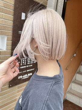 レクタ(recta) ホワイトカラー ボブ ケアブリーチ