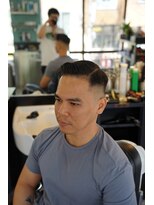 タイト スワッグ バーバーワークス(TIGHT SWAG BARBERWORKS)&nbsp;スキンフェード×サイドパート