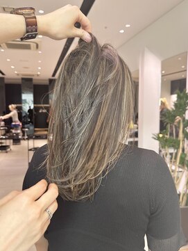 ステア ケース(stair case) 大人ナチュラルハイライトベージュ髪質改善カラーレイヤーカット