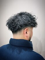 ヒロギンザ 六本木店(HIRO GINZA)&nbsp;波巻きパーマ×フェード