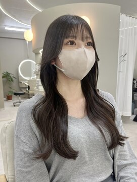 アイドットプラスサッポロ 札幌(i.+SAPPORO) 目上ぱっつんバング艶ロングヘア L1