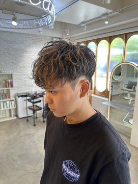 アレアル 広島並木通り店(ALEAR) 緩めスパイラルパーマ/ツーブロック/フェードカット