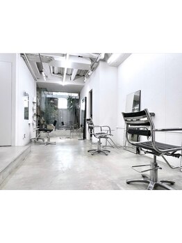 【心斎橋徒歩3分】ファッションに詳しいStylistが担当!!最旬でインスタ映えするstyleが気軽に相談できる◎