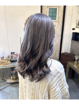 フルアヘッド(FULL A HEAD) グレージュカラー