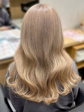 イリ 大阪(ili) ハイライトカラー/ミルクティーベージュ/レイヤーカット