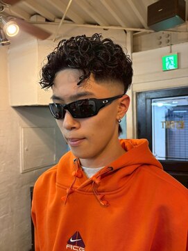 MEN’S HAIR/サーフカール/刈り上げセンターパート/心斎橋