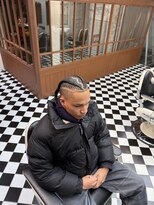 フランクス バーバー ウエストトウキョウ 吉祥寺店(FRANK’S BARBER WEST TOKYO) サーフカール刈り上げセンターパート波巻きツイストスパイラル