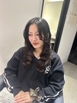 ワン バイ ジエクト(One by The Ect)&nbsp;コテ巻き風パーマ／ヘーゼルブラウン／ココアグレージュ