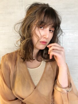 アイティー バイ アルバム 浦和店(IT by ALBUM) ソフトウルフレイヤーカット_ピンクベージュボブルフ_36901