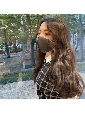 サロンドユー ベルポート本店(SALON DE U) フェミニティ×なみなみウェーブ×シルキーベージュ