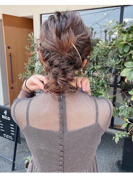 リコ(RICO) ローポニーアレンジ