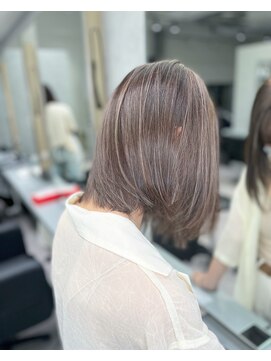 エリーツ 表参道(elyts) ハイライト×ミルクティーアッシュ