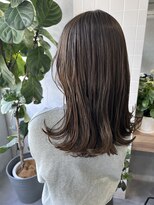 ティティ(TiTi)&nbsp;グレージュカラー　暗髪　韓国　ミディアム【TiTi りの】