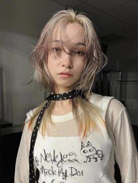 シキ 渋谷(siki) ハイトーン/ブリーチ/レイヤーカット/シアーカラー/渋谷/原宿