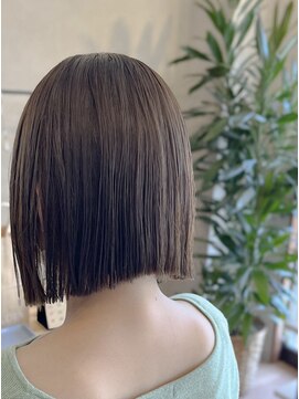 エホン(ehon) 夏のクセや拡がりとグッバイできるぱっつんボブ