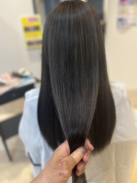 ヴィヴァーチェイルソーレ(VIVACE ilsole) 20代30代大人可愛い髪質改善ストレートロングヘア透明感