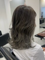 ステアケース 武蔵小杉店(stair:case)&nbsp;白髪ぼかしバレイヤージュグレージュ外国人風カラー