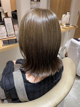 トリート 海浜幕張店(TREAT) ミディアムボブ