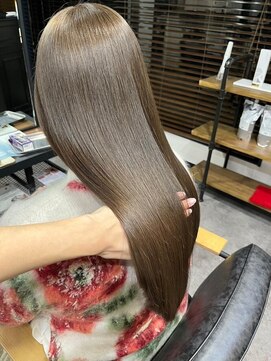  大人シアーベージュミニウルフボブミディアムレイヤー