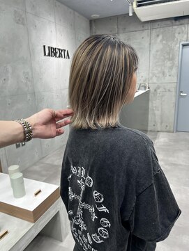 リベルタ(LIBERTA) バレイヤージュ/ミルクティーベージュ/本庄ボブ