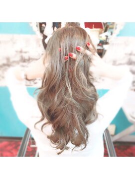 サファイア(SAPPHIRE) グレージュ♪ブルージュ♪革命カラーです~(+_+)