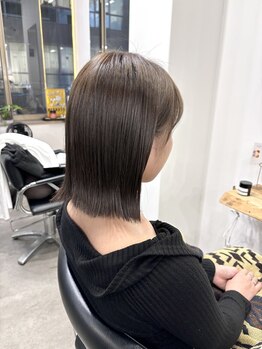エモヘアー(emo hair)の写真/【本町駅すぐ】髪の80%を占めるケラチンタンパク質を国内最高濃度で配合した施術で、うるおいのある艶髪へ