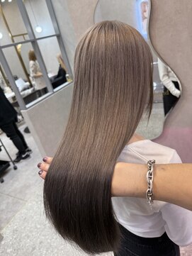 ロンド レア 天神大名店(Lond Le’a) イヤリングカラー/外ハネボブ /縮毛矯正/レイヤーボブ/艶髪