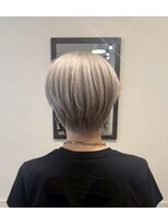 リコ ヘアー(Lico Hair)&nbsp;ホワイトブロンド×コンパクトショート