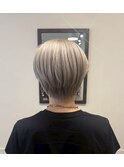 ホワイトブロンド×コンパクトショート