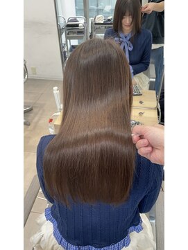 エラ(Ella) 髪質改善で叶えるマロンベージュ