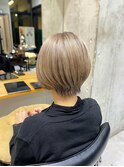 ショートボブ