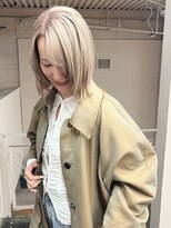 イル(iru)&nbsp;ホワイトベージュ　ハイトーンカラー　ブリーチカラー