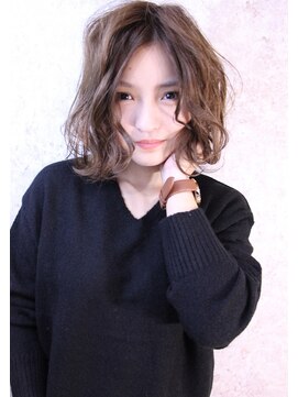 キャアリー(Caary) 福山市　美容室　人気Caary　小顔　前下がり切りっぱなしボブ