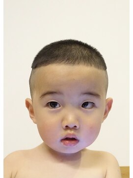 キッズ Giカット レンジャーカット おしゃれボーズ 夏スタイル L シュリンプイッチョウメモコ Shrimp一丁目moco のヘアカタログ ホットペッパービューティー