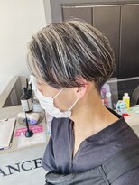 エン(eNN)&nbsp;メンズハイライト×マッシュショート×センターパート