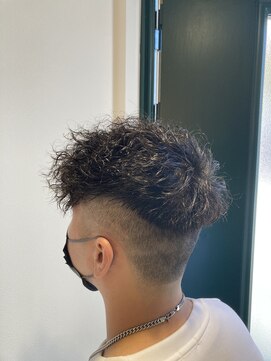 キー(KEY) 外国人風フェードスタイル