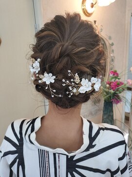 カリーノ(Carino) 崩しヘアアレンジ