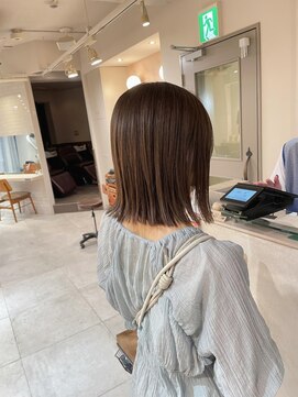 キャンバス バイ ネオリーブ 横浜西口(Canvas by neo.) 切りっぱなしボブ 外ハネボブ グレージュ sn